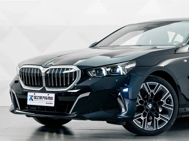 BMW 5 Series — Фото автомобиля 3