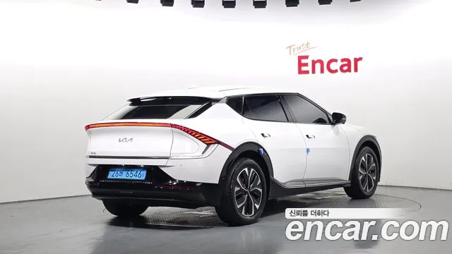Kia EV6 — Фото автомобиля 2