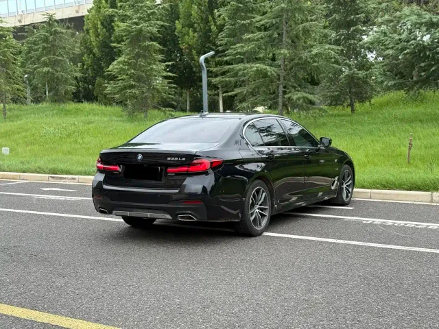 BMW 5 Series — Фото автомобиля 7