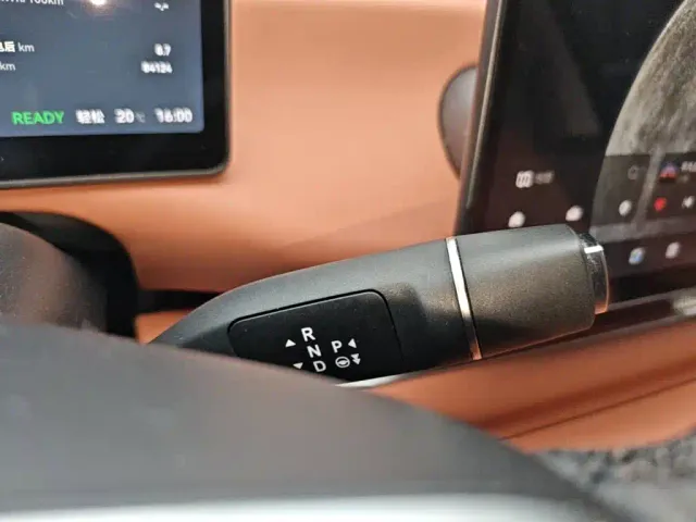 Leapmotor C10 — Фото автомобиля 13