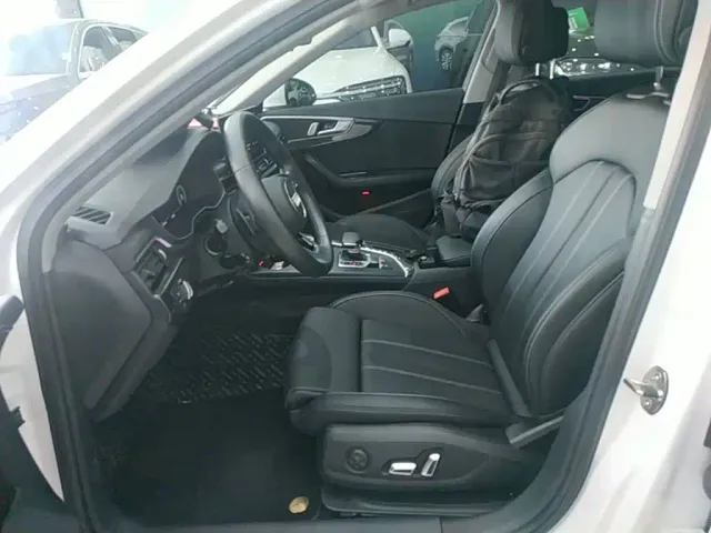 Audi A4L — Фото автомобиля 14