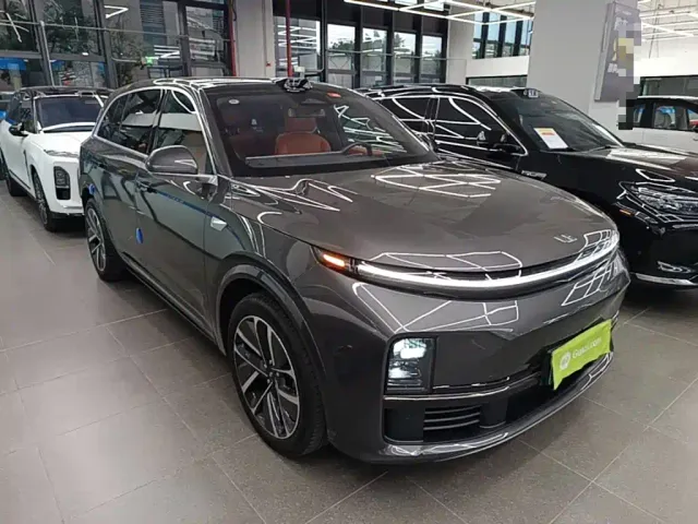 Li Auto L7 — Фото автомобиля 3