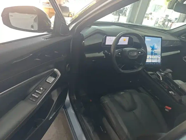 Geely Boyue — Фото автомобиля 15
