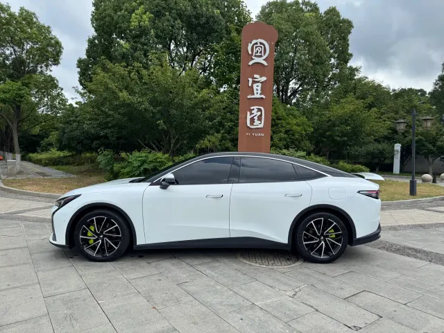 Arcfox Alpha S5 — Фото автомобиля 6
