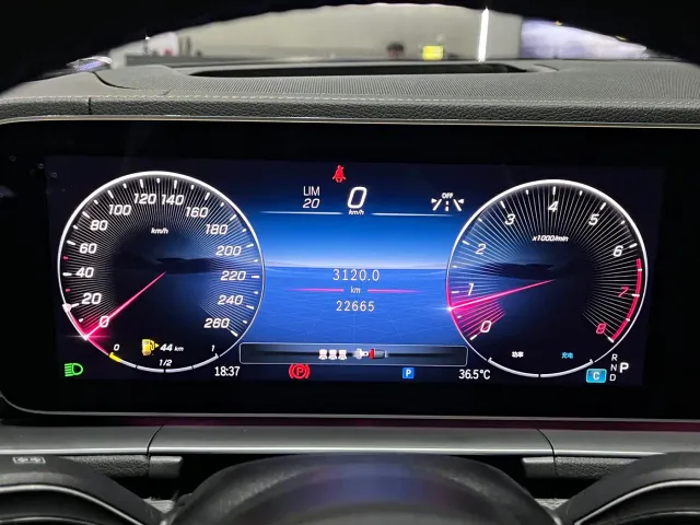 Mercedes-Benz GLE-Class — Фото автомобиля 20