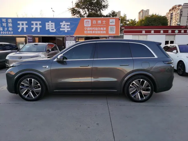 Li Auto L8 — Фото автомобиля 4