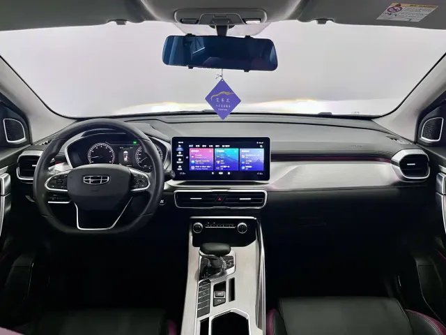Geely Binyue — Фото автомобиля 5