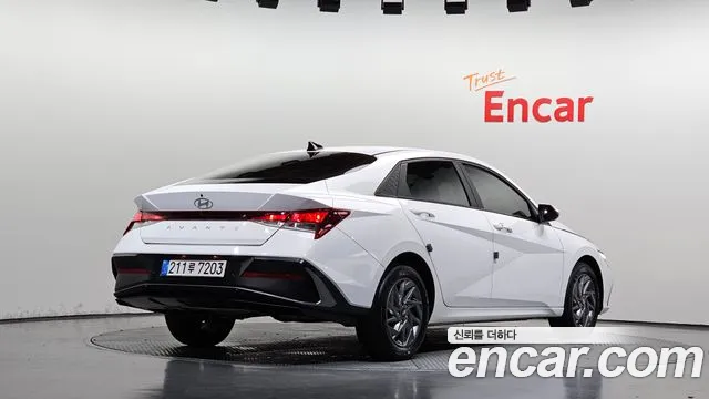 Hyundai Avante — Фото автомобиля 2
