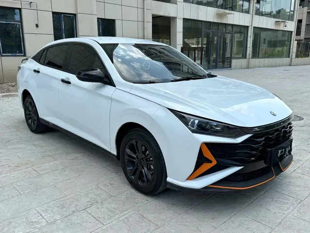Dongfeng Yixuan — Фото автомобиля 3