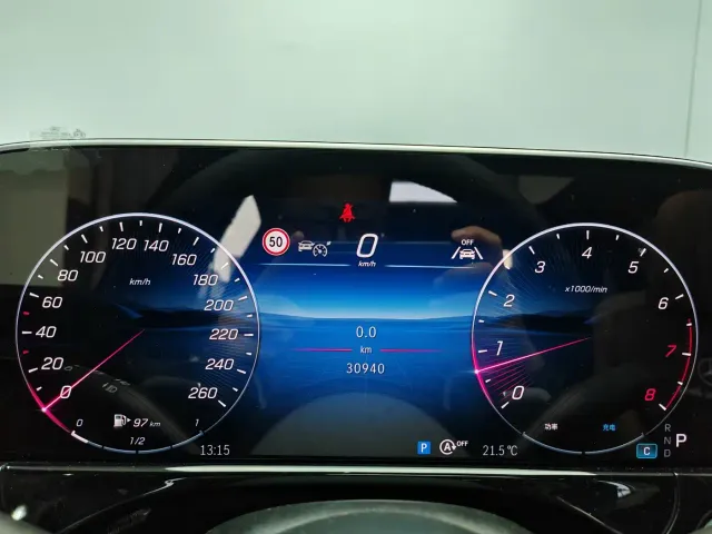 Mercedes-Benz E-Class — Фото автомобиля 8