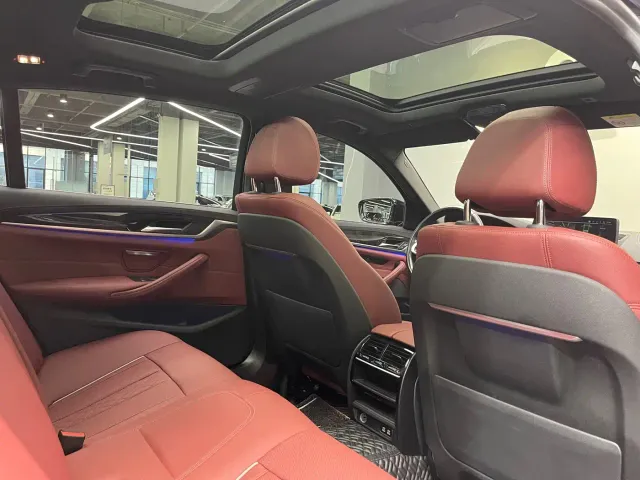 BMW 5 Series — Фото автомобиля 22