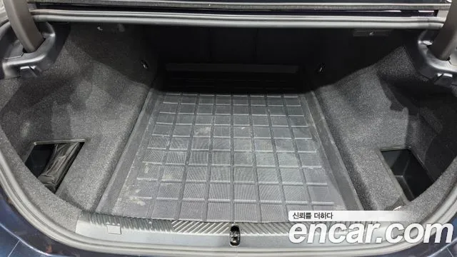 BMW 5 Series G60 — Фото автомобиля 25