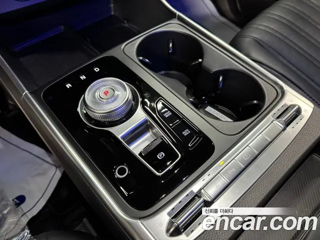 Kia Carnival Generation 4 — Фото автомобиля 11