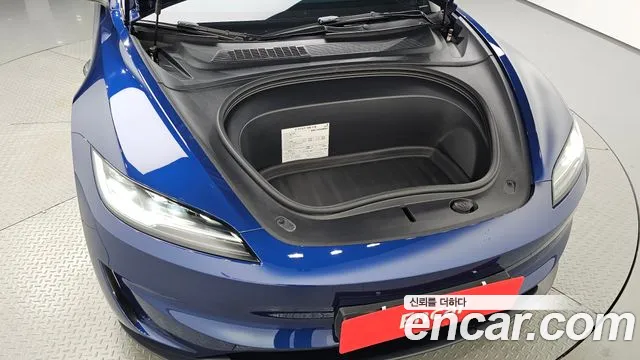 Tesla Model 3 — Фото автомобиля 6