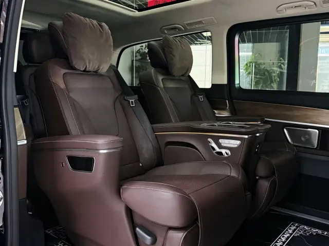 Mercedes-Benz V-Class — Фото автомобиля 11