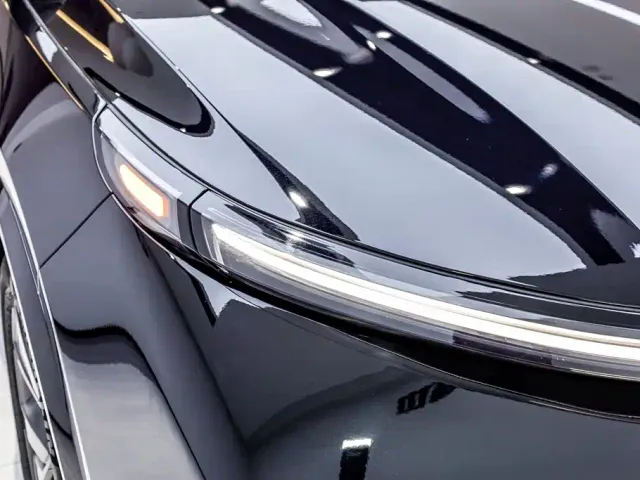 Li Auto L8 — Фото автомобиля 16