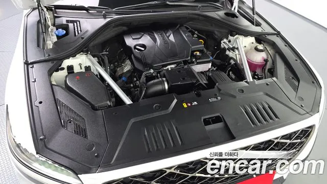 Genesis GV70 — Фото автомобиля 9