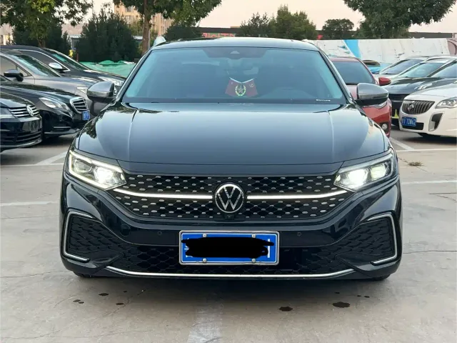 Volkswagen Passat — Фото автомобиля 2