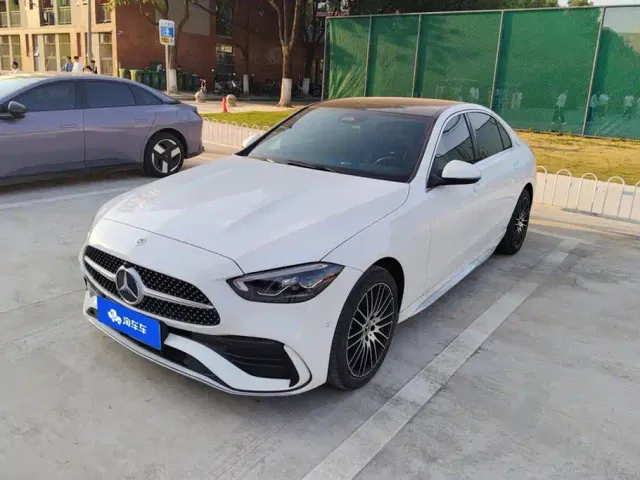 Фотография автомобиля — Mercedes-Benz C-Class