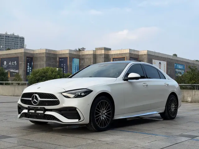 Фотография автомобиля — Mercedes-Benz C-Class
