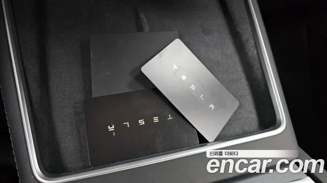 Tesla Model Y — Фото автомобиля 30
