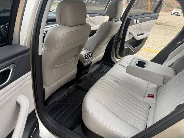 Geely Galaxy Stellar 6 — Фото автомобиля 18