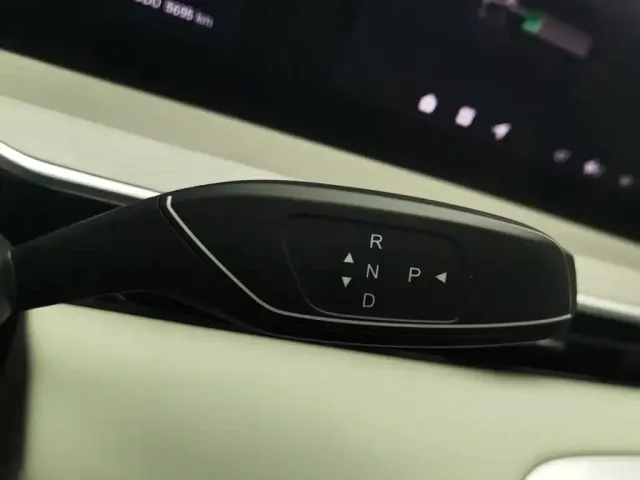 Exeed RX — Фото автомобиля 13