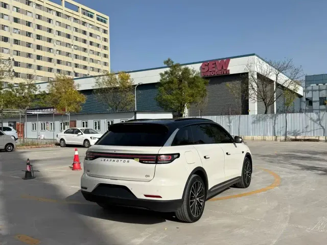 Leapmotor C11 — Фото автомобиля 9