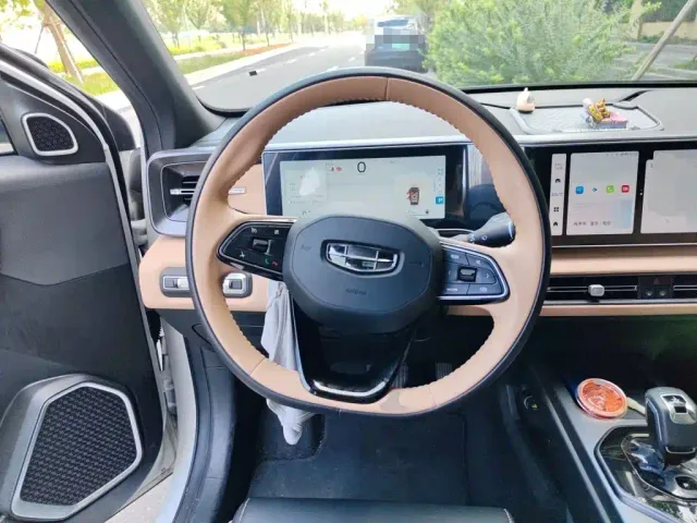 Geely ICON — Фото автомобиля 2