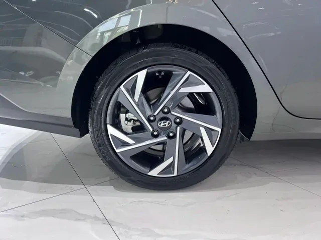Hyundai Elantra — Фото автомобиля 19