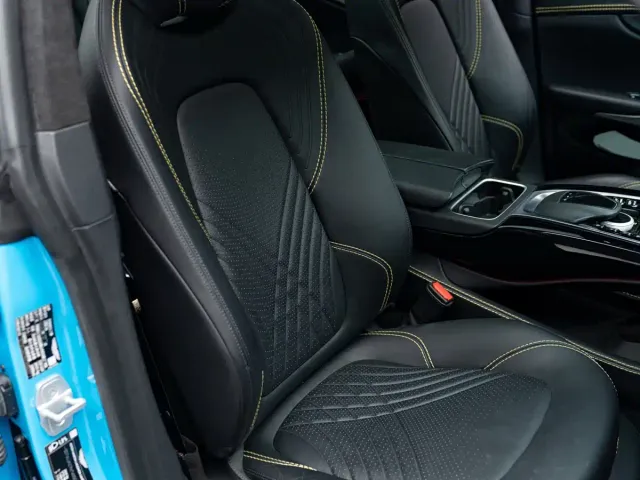 Aston Martin DBX — Фото автомобиля 17