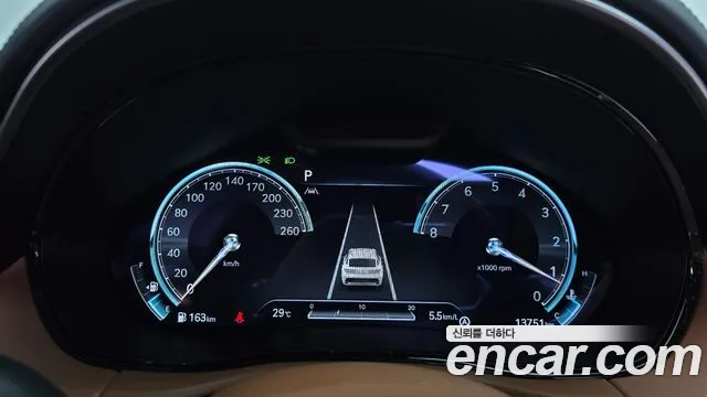 Genesis GV70 — Фото автомобиля 11