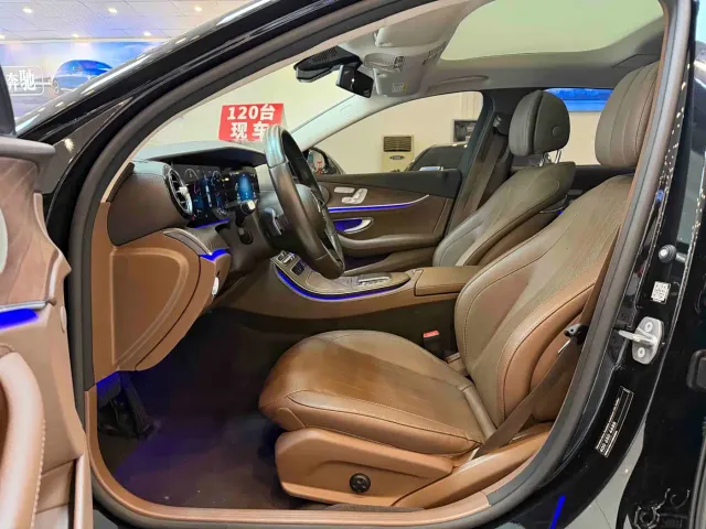 Mercedes-Benz E-Class — Фото автомобиля 5