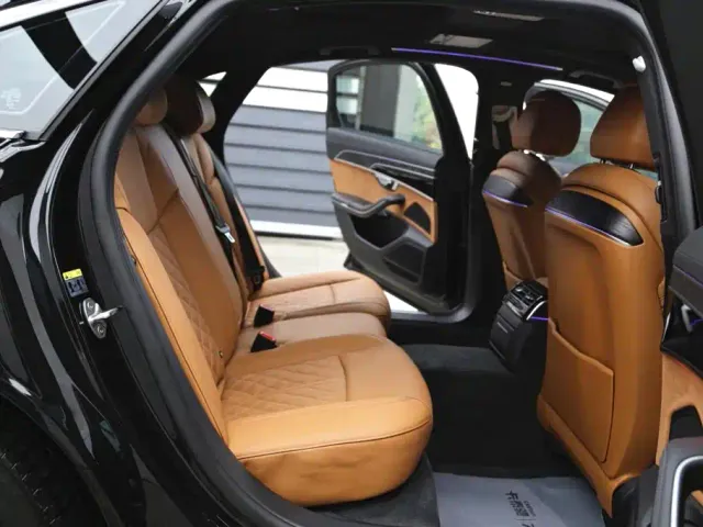 Audi A8 — Фото автомобиля 23