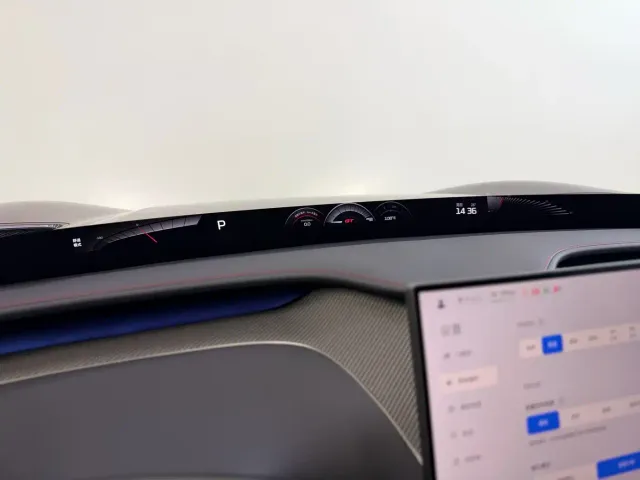 Xiaomi YU7 — Фото автомобиля 27