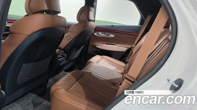 Genesis GV70 — Фото автомобиля 17