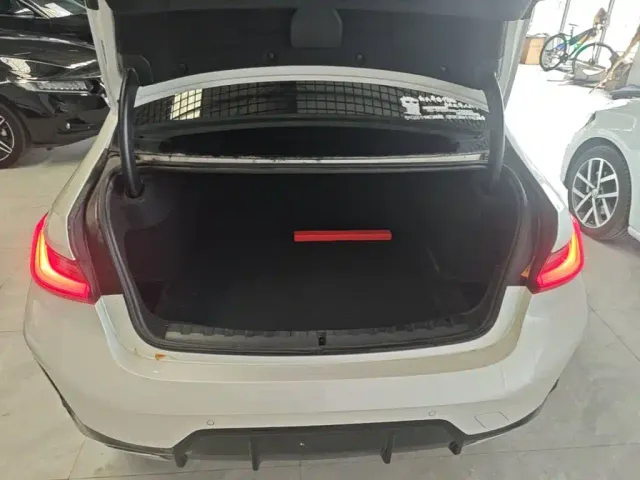 BMW 3 Series — Фото автомобиля 18
