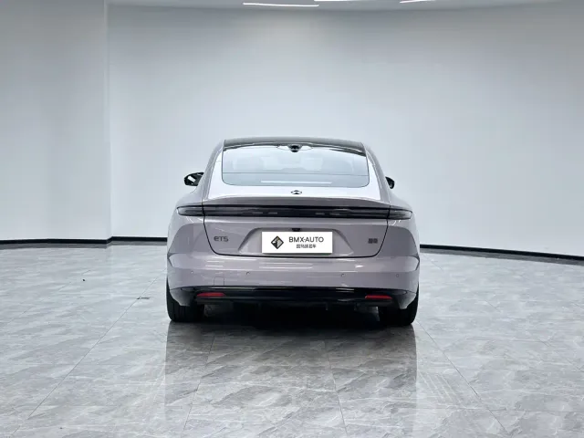 Nio ET5 — Фото автомобиля 6