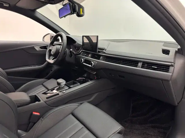 Audi A4L — Фото автомобиля 11