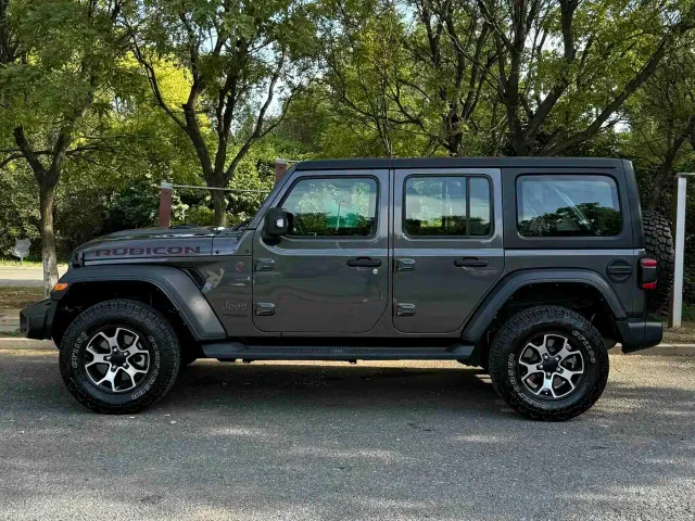 Jeep Wrangler — Фото автомобиля 3