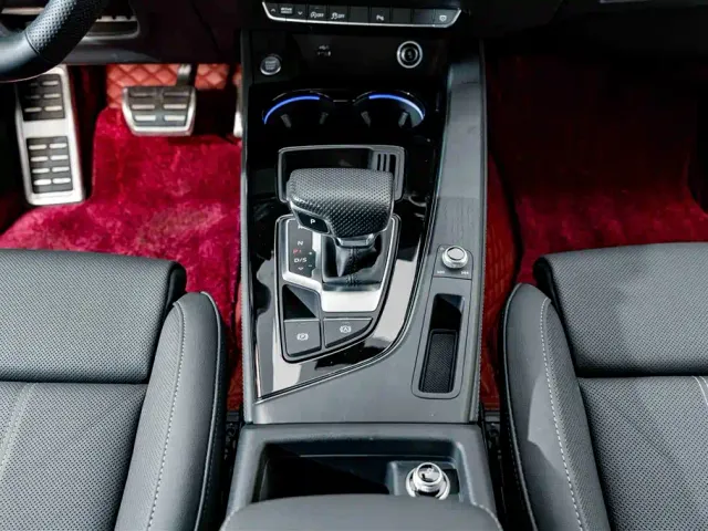 Audi A4L — Фото автомобиля 14