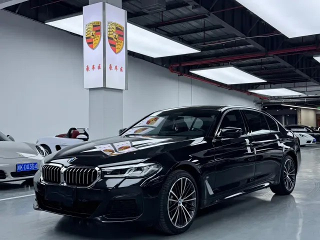 Фотография автомобиля — BMW 5 Series