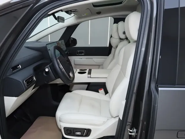 Li Auto MEGA — Фото автомобиля 11