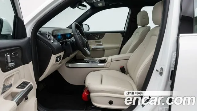Mercedes-Benz EQB — Фото автомобиля 10