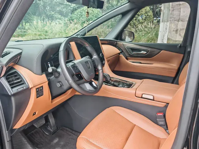 Toyota Vellfire — Фото автомобиля 4