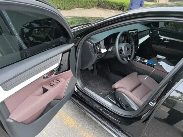 Volvo S90 — Фото автомобиля 13