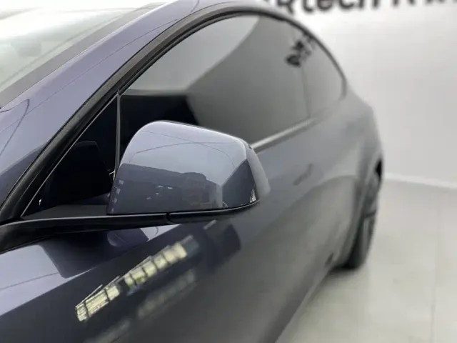 Tesla Model Y — Фото автомобиля 12