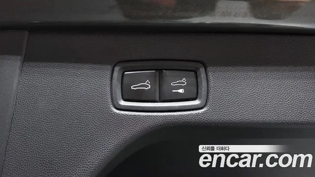 Porsche Macan Electric — Фото автомобиля 24
