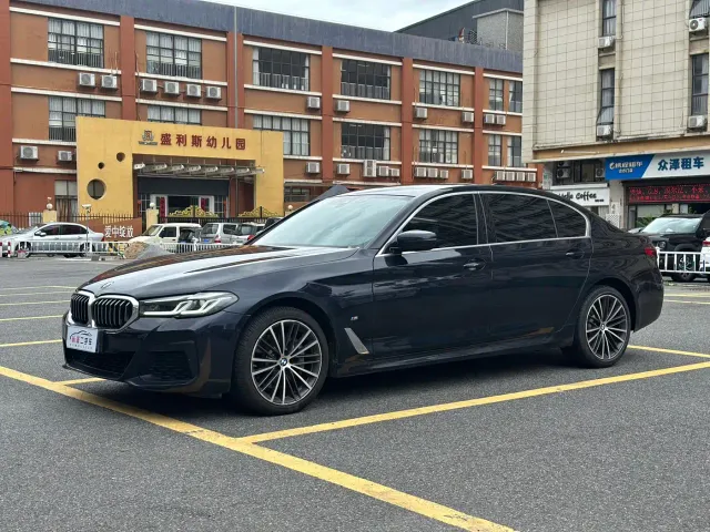 Фотография автомобиля — BMW 5 Series