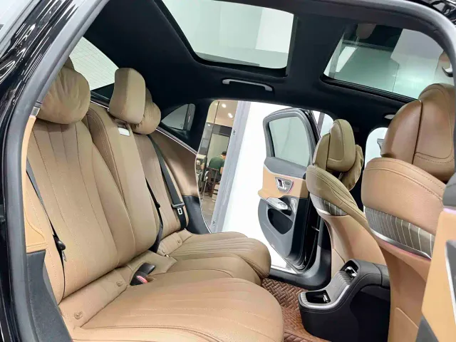 Mercedes-Benz E-Class — Фото автомобиля 6